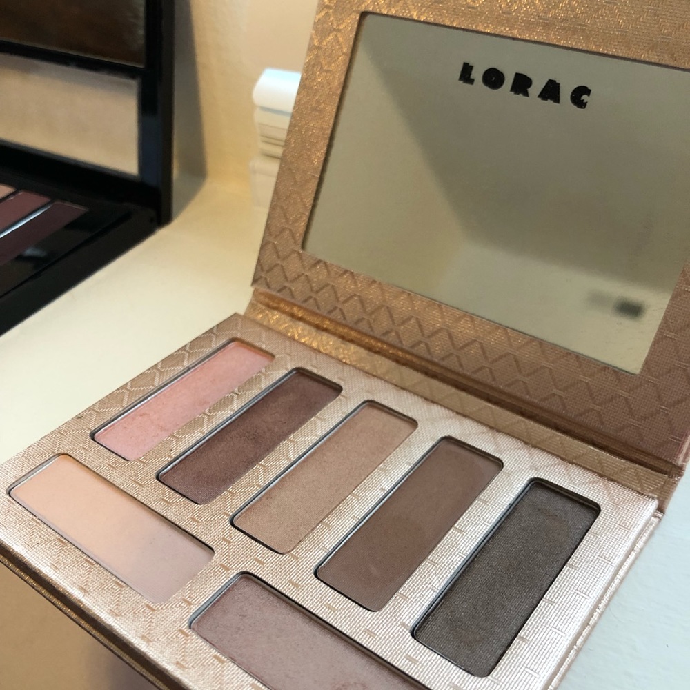 Makeup palettes